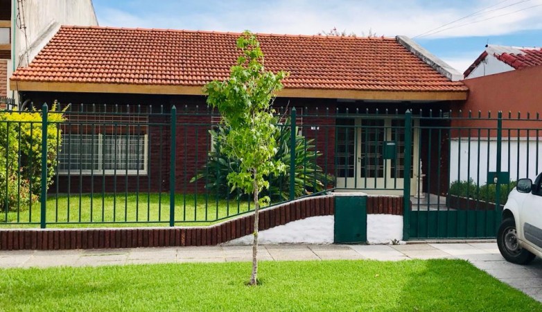 Chalet y Dpto en Castelar Norte!