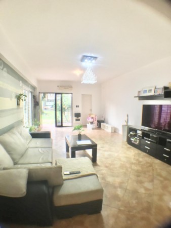 Hermosa casa Moderna con Parque Libre !