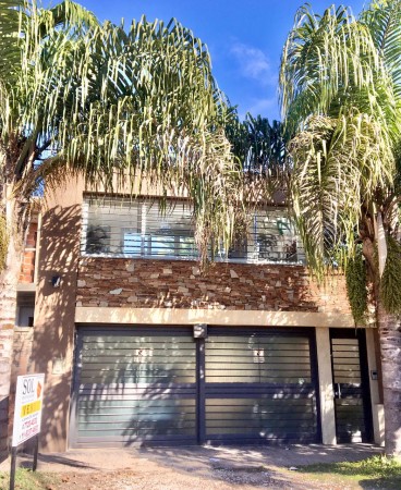 Hermosa casa Moderna con Parque Libre !