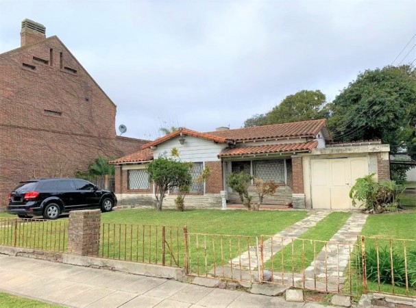 Chalet de Época sobre Av. Alem - Lote de 850mts! - Excelente Zona!