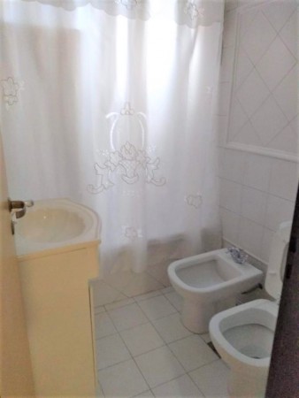 Departamento de 2 amb en Moron! a cdras. de la Universidad!
