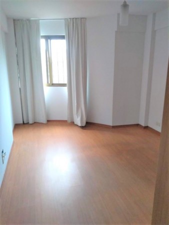 Departamento de 2 amb en Moron! a cdras. de la Universidad!