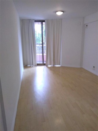 Departamento de 2 amb en Moron! a cdras. de la Universidad!