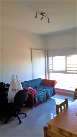 OPORTUNIDAD! Departamento 2 amb en el Centro de Moron!