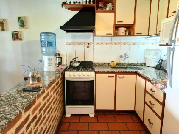 Hermosa casa en Castelar con gran Parque Libre! Excelente Zona!