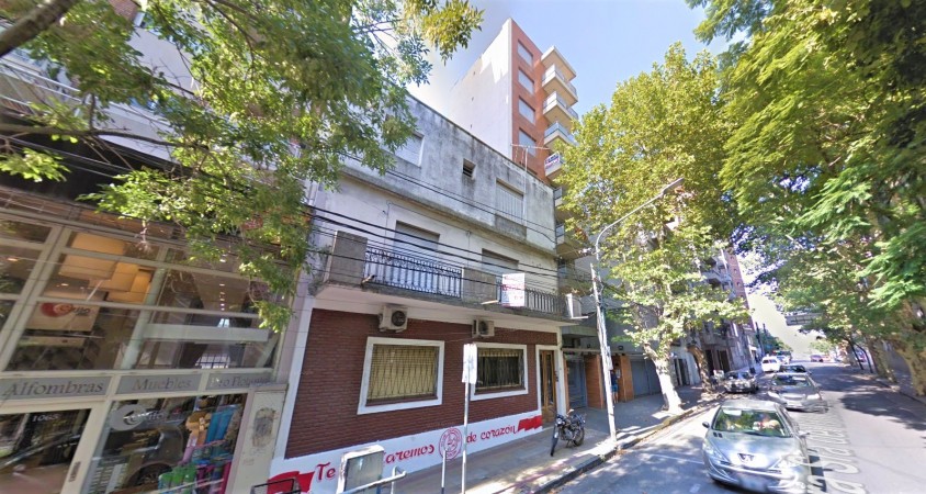 Departamento 2 amb a 1cdra de la Plaza de Morón!