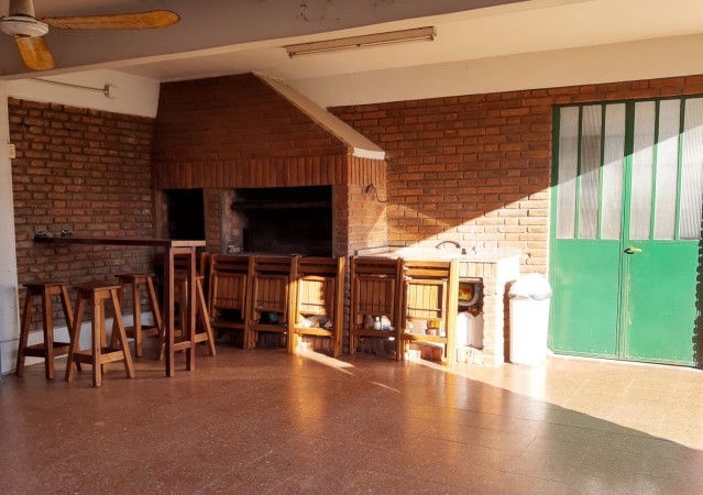 Chalet de epoca en Excelente Zona de Castelar!!