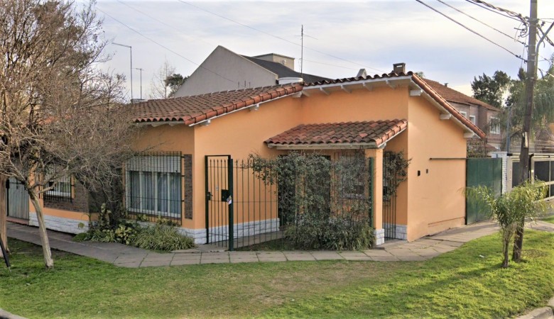 PERMUTA - Hermoso Chalet en Ituzaingó!