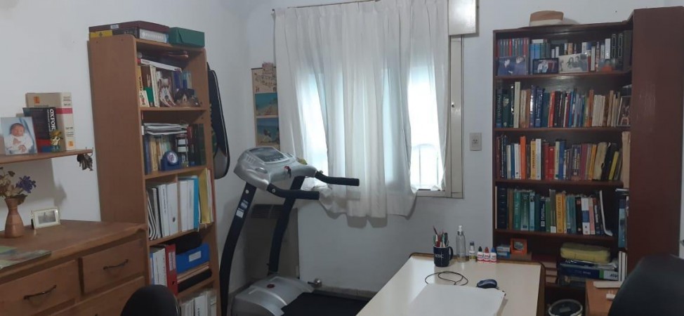 Monteagudo 842 - Permuta por casa en Castelar !!!