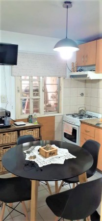 Triplex 4 ambientes en Morón con entrada de auto !
