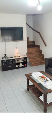 Triplex 4 ambientes en Morón con entrada de auto !