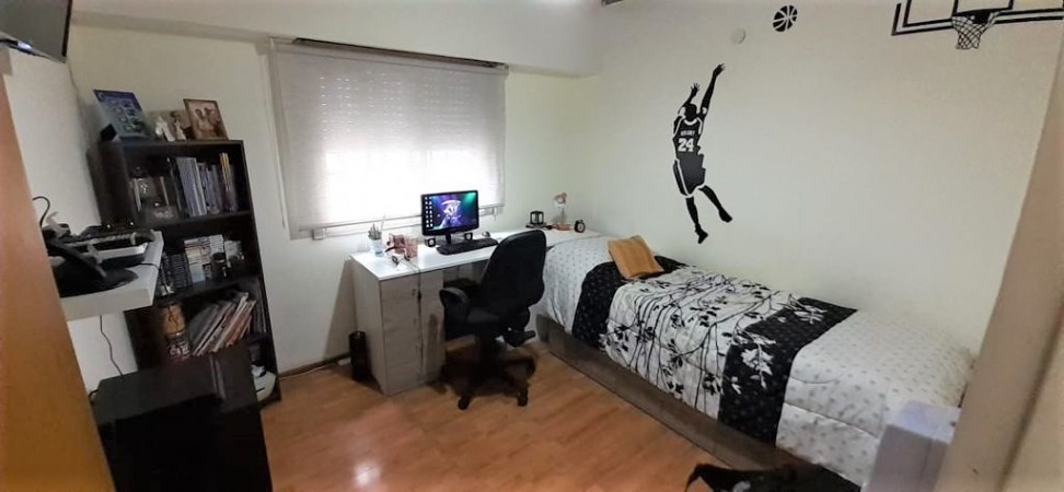 Triplex 4 ambientes en Morón con entrada de auto !