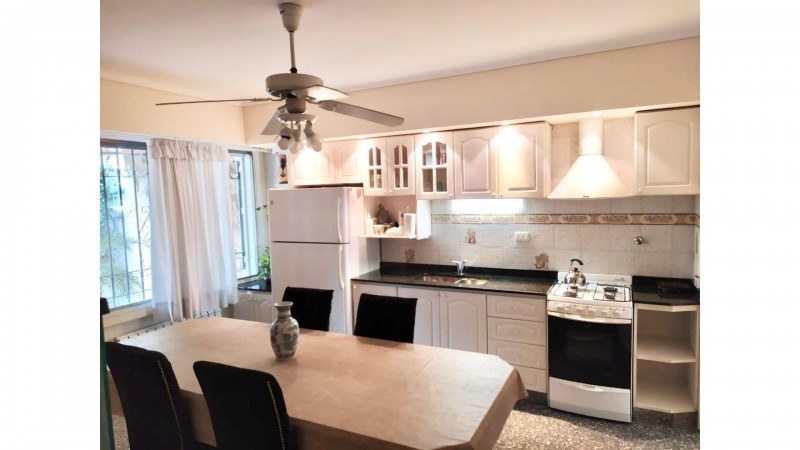 PERMUTA - Hermoso Chalet de época en Zona Residencial de Castelar Sur!