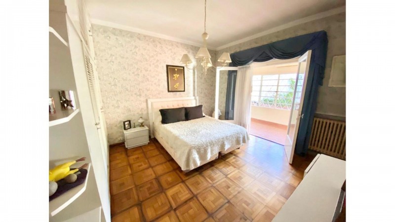 PERMUTA - Hermoso Chalet de época en Zona Residencial de Castelar Sur!