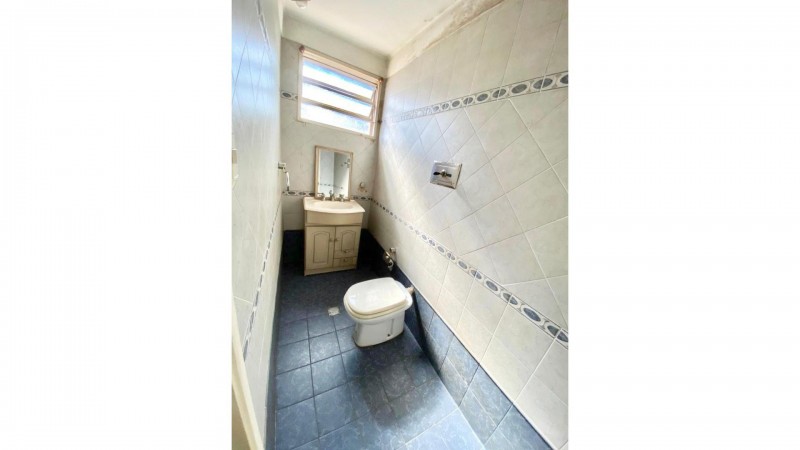 PERMUTA - Hermoso Chalet de época en Zona Residencial de Castelar Sur!