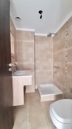 Hermoso Departamento a estrenar 3 amb con cochera!