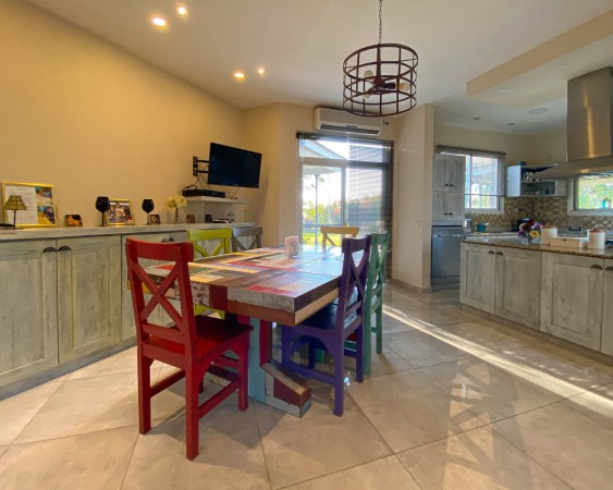 Casa en venta en Country Los Pinguinos - 6 ambientes