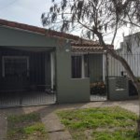 Venancio Flores 135 - Chalet 3 ambientes con dependencia 2 amb !!