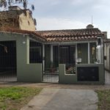 Venancio Flores 135 - Chalet 3 ambientes con dependencia 2 amb !!