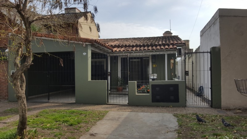 Venancio Flores 135 - Chalet 3 ambientes con dependencia 2 amb !!