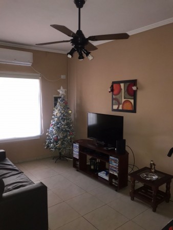 Castelar Norte Impecable Chalet 4 ambientes Acepta Permutas !