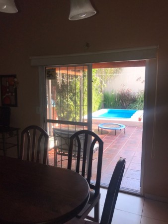 Castelar Norte Impecable Chalet 4 ambientes Acepta Permutas !