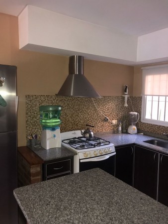 Castelar Norte Impecable Chalet 4 ambientes Acepta Permutas !