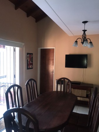 Castelar Norte Impecable Chalet 4 ambientes Acepta Permutas !