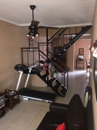 Castelar Norte Impecable Chalet 4 ambientes Acepta Permutas !