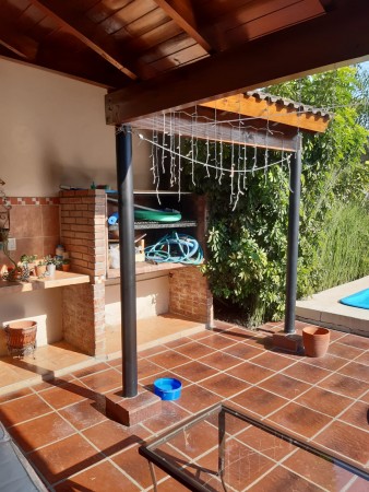 Castelar Norte Impecable Chalet 4 ambientes Acepta Permutas !