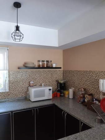 Castelar Norte Impecable Chalet 4 ambientes Acepta Permutas !