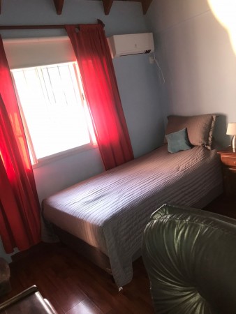 Castelar Norte Impecable Chalet 4 ambientes Acepta Permutas !