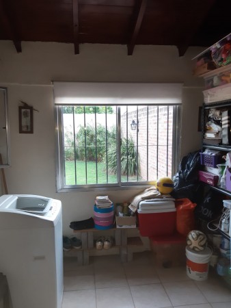Castelar Norte Impecable Chalet 4 ambientes Acepta Permutas !