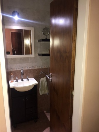 Castelar Norte Impecable Chalet 4 ambientes Acepta Permutas !