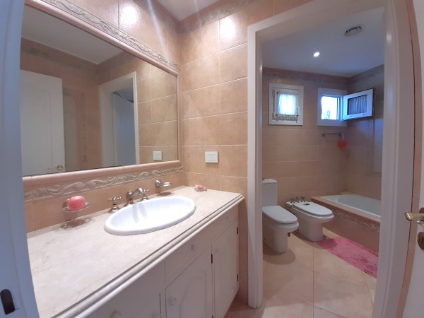 Casa en Venta en Country Banco Provincia - 5 ambientes!