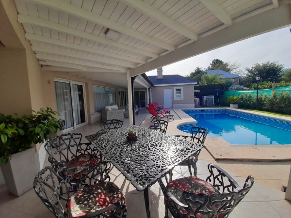 Casa en Venta en Country Banco Provincia - 5 ambientes!