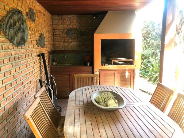 Hermoso Chalet de 3 amb. en Parque Leloir! HERMOSO PARQUE!