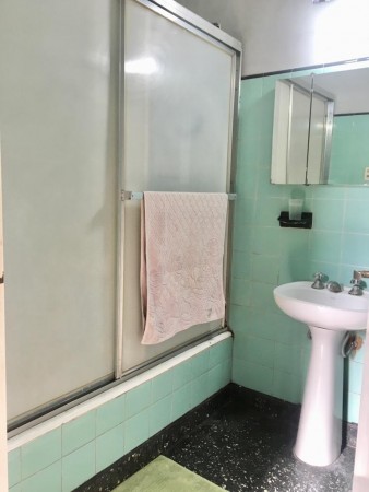 Duplex a 5 cdras de la estacion de Castelar Norte!