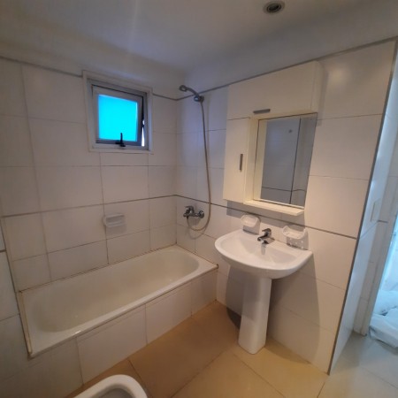Departamento en venta en Morón Centro - 2 ambientes con cochera!