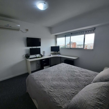 Departamento en venta en Morón Centro - 2 ambientes con cochera!
