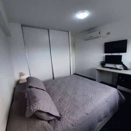 Departamento en venta en Morón Centro - 2 ambientes con cochera!
