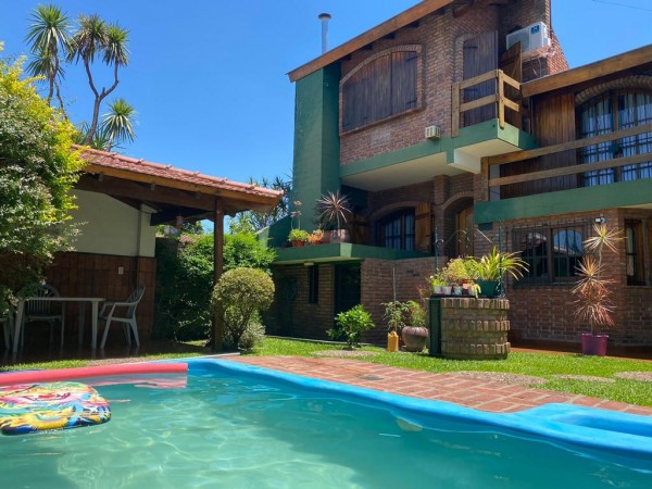 Casa en Venta en Castelar Norte - 4 ambientes!