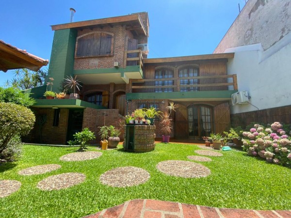 Casa en Venta en Castelar Norte - 4 ambientes!