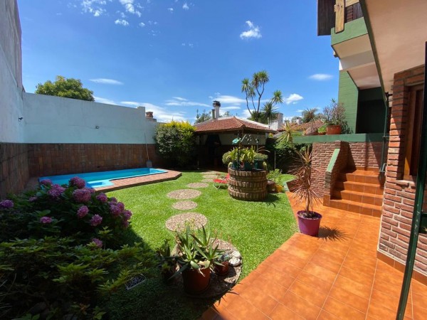 Casa en Venta en Castelar Norte - 4 ambientes!