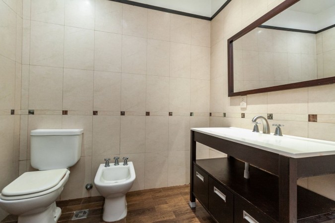 Oportunidad !! Chalet en Venta en Castelar - 5 ambientes! Nuevo valor!!