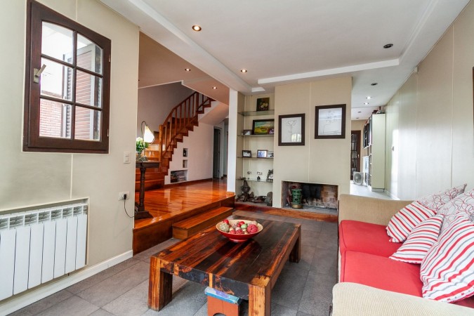 Oportunidad !! Chalet en Venta en Castelar - 5 ambientes! Nuevo valor!!