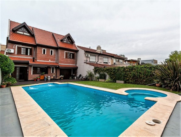 Oportunidad !! Chalet en Venta en Castelar - 5 ambientes! Nuevo valor!!
