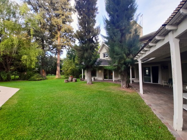 Casa en Venta en Country San Diego - 4 ambientes!