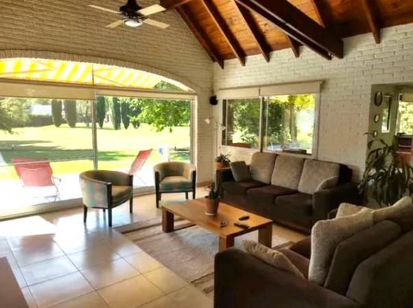 Chalet en Venta en Country Los Cardales - 5 ambientes!