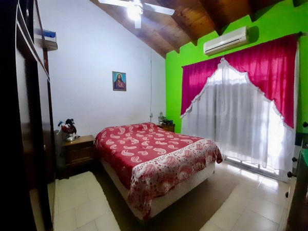 Casa en Venta en Villa Tesei - 3 ambientes! Gran parque libre!